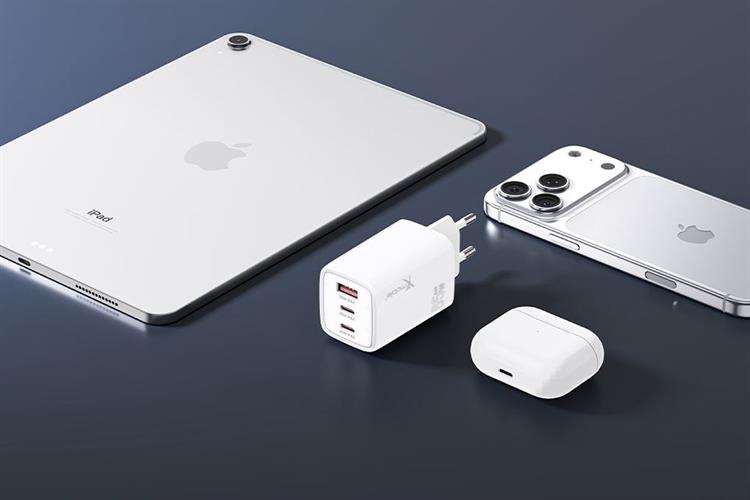 Sạc nhanh 3 cổng USB Type C PD GaN 65W Xmobile TC-095CA65G Màu Trắng
