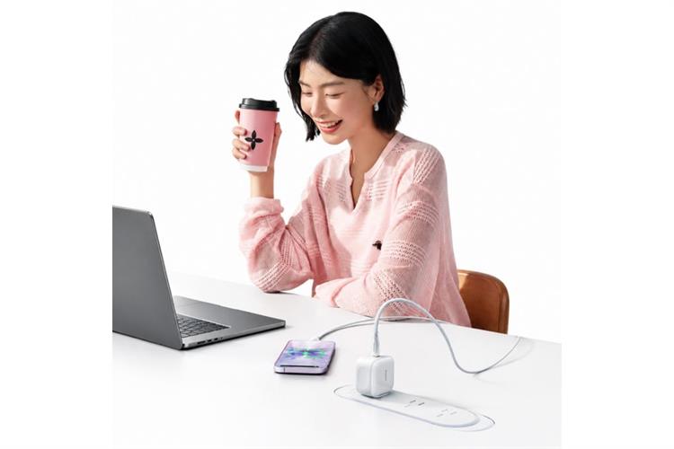 Sạc nhanh Type C 45W TORRAS AVS Màu Trắng