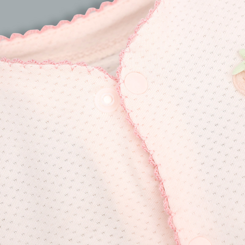 Bodysuit cài giữa bé gái Lullaby NH334N màu trắng 17