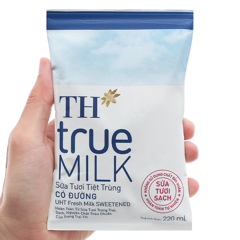 Sữa tươi tiệt trùng TH true MILK có đường 220 ml (từ 1 tuổi) 12