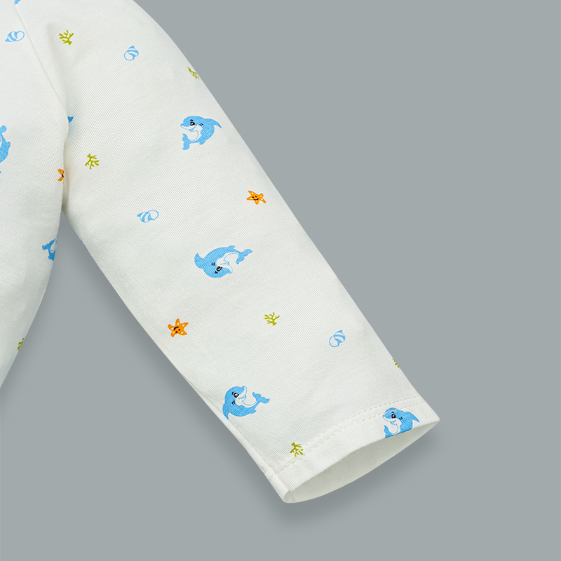 Áo tay dài cài chéo in cá heo IQ Baby màu trắng 4