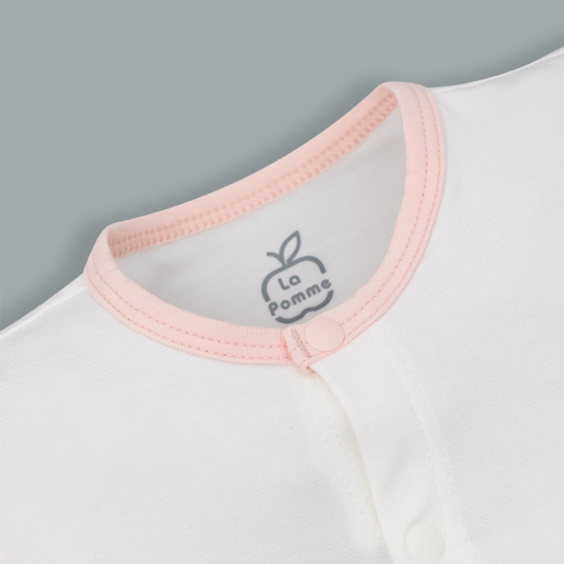 Bodysuit cài giữa La Pomme họa tiết nhí cách điệu màu be 12