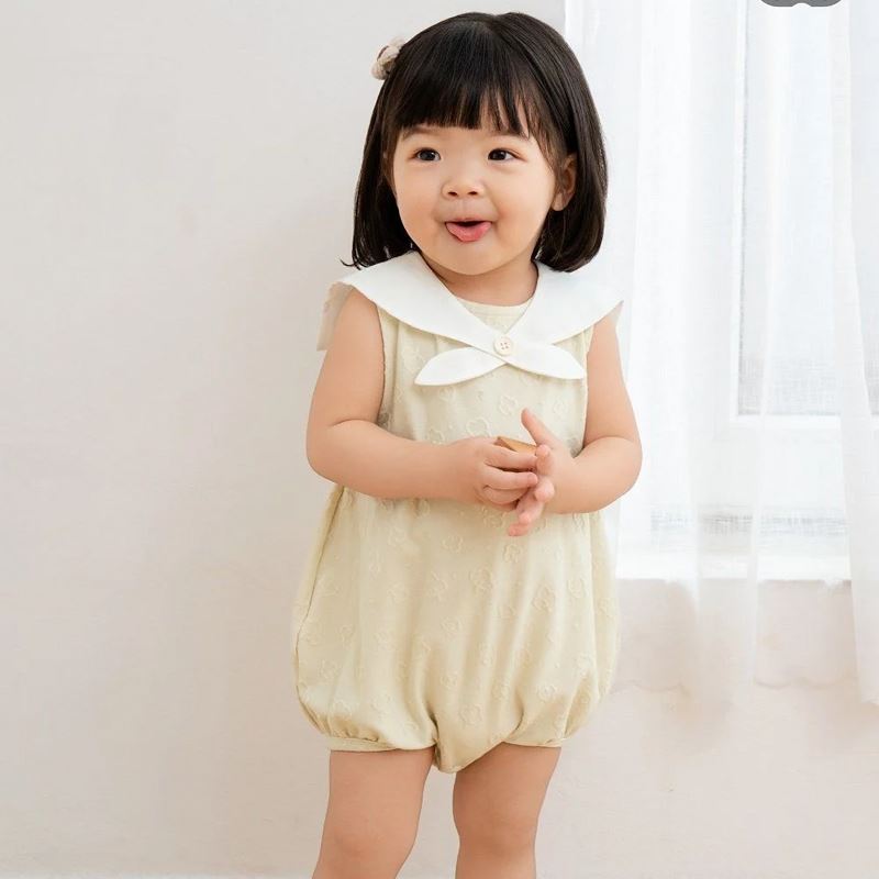 Bodysuit bé gái cổ cách điệu La Pomme màu be 2