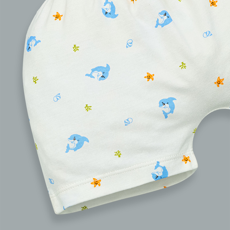 Quần ngắn in cá heo IQ Baby màu trắng 3