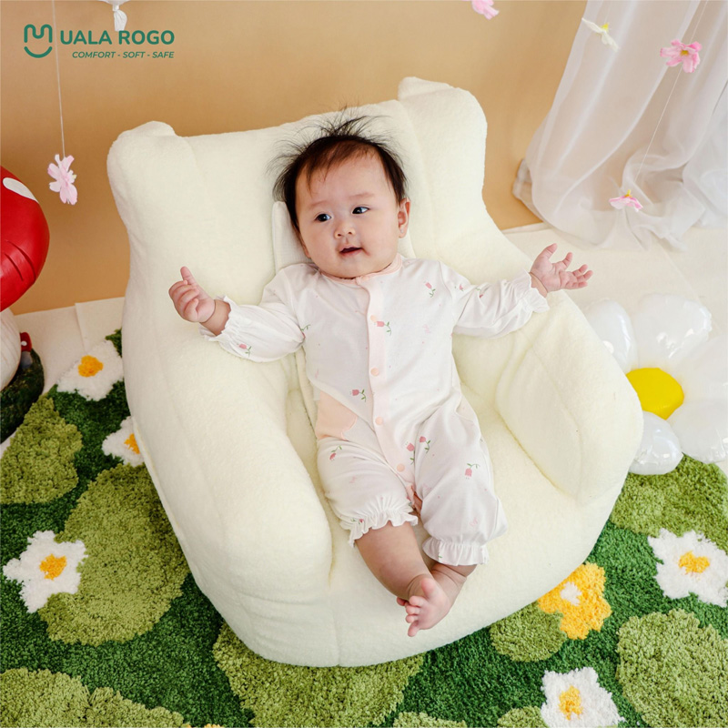 Bodysuit tay dài bé gái petit Ualarogo UR2235 màu trắng 4