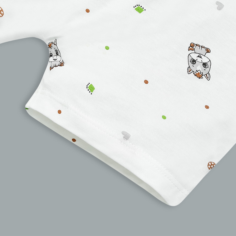 Bộ tay ngắn cúc bấm vai in ngựa con IQ Baby màu trắng 9
