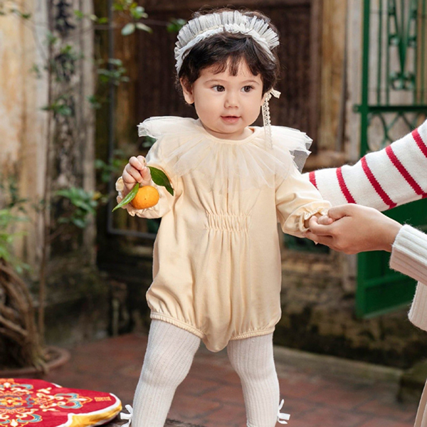 Bodysuit tay dài kèm băng đô La Pomme bông hoa thanh lịch màu vàng