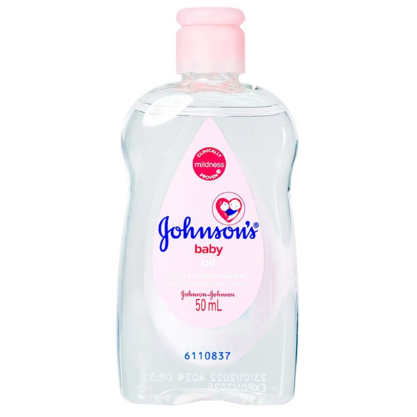 Dầu Johnson's Baby massage và dưỡng ẩm cho bé