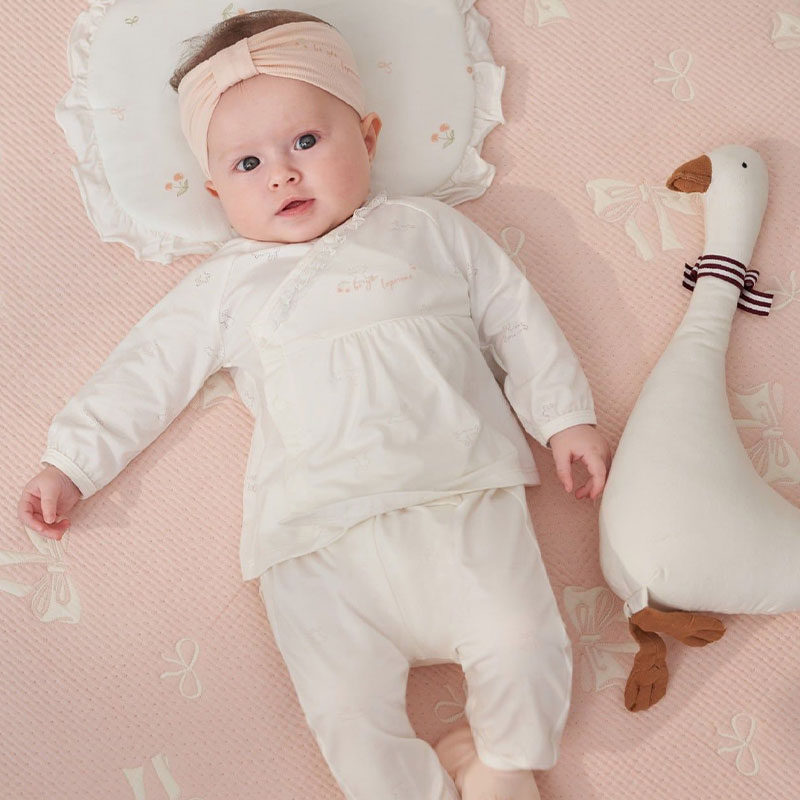 Đồ bộ tay dài La Pomme petit dệt hoạ tiết màu trắng 2