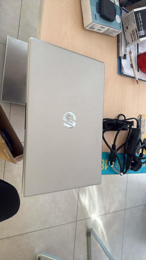 HP 15 fc0085AU R5 7430U/16GB/512GB/15.6 inchF/Win11/(A6VV8PA)/Vàng