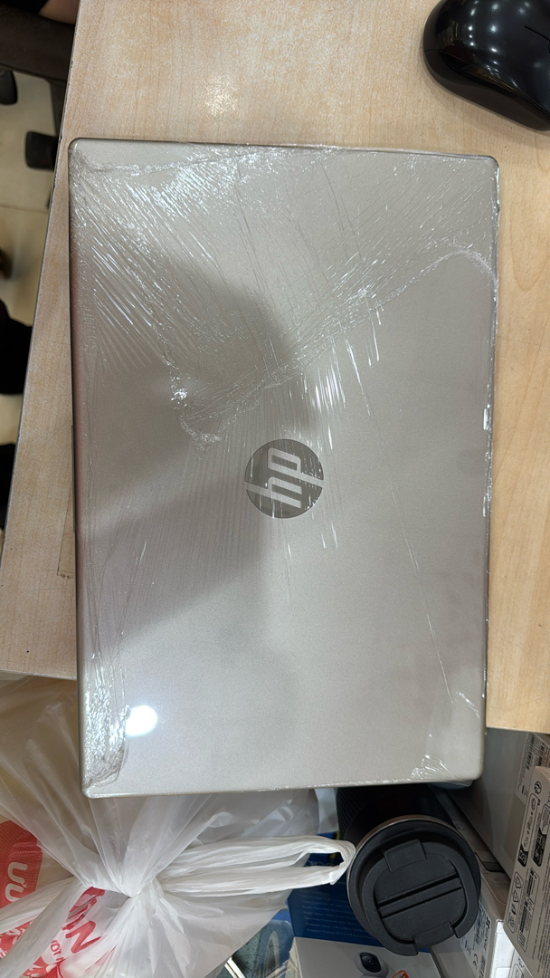 HP 15 fc0085AU R5 7430U/16GB/512GB/15.6 inchF/Win11/(A6VV8PA)/Vàng