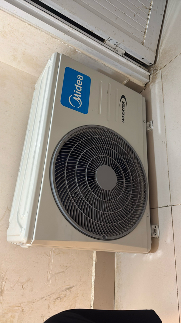 Máy Lạnh Midea MAFA-09CDN8