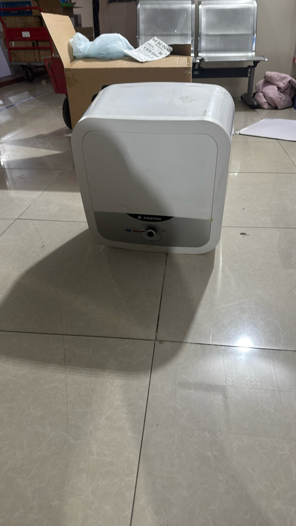 Máy nước nóng Ariston AN2 30 RS 2.5 FE - DMX