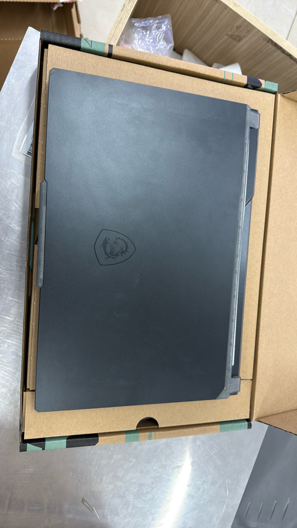 MSI Cyborg 15 A13VEK i7 13620H/16GB/512GB/6GB RTX4050/15.6 inchF/144Hz/Balo/Win11/(1423VN)/Đen