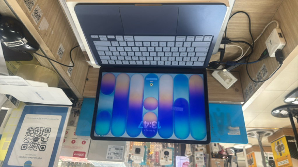 Macbook Neo 13 inch A18 Pro 8GB - 256GB Xanh Indigo MHFF4SA/A