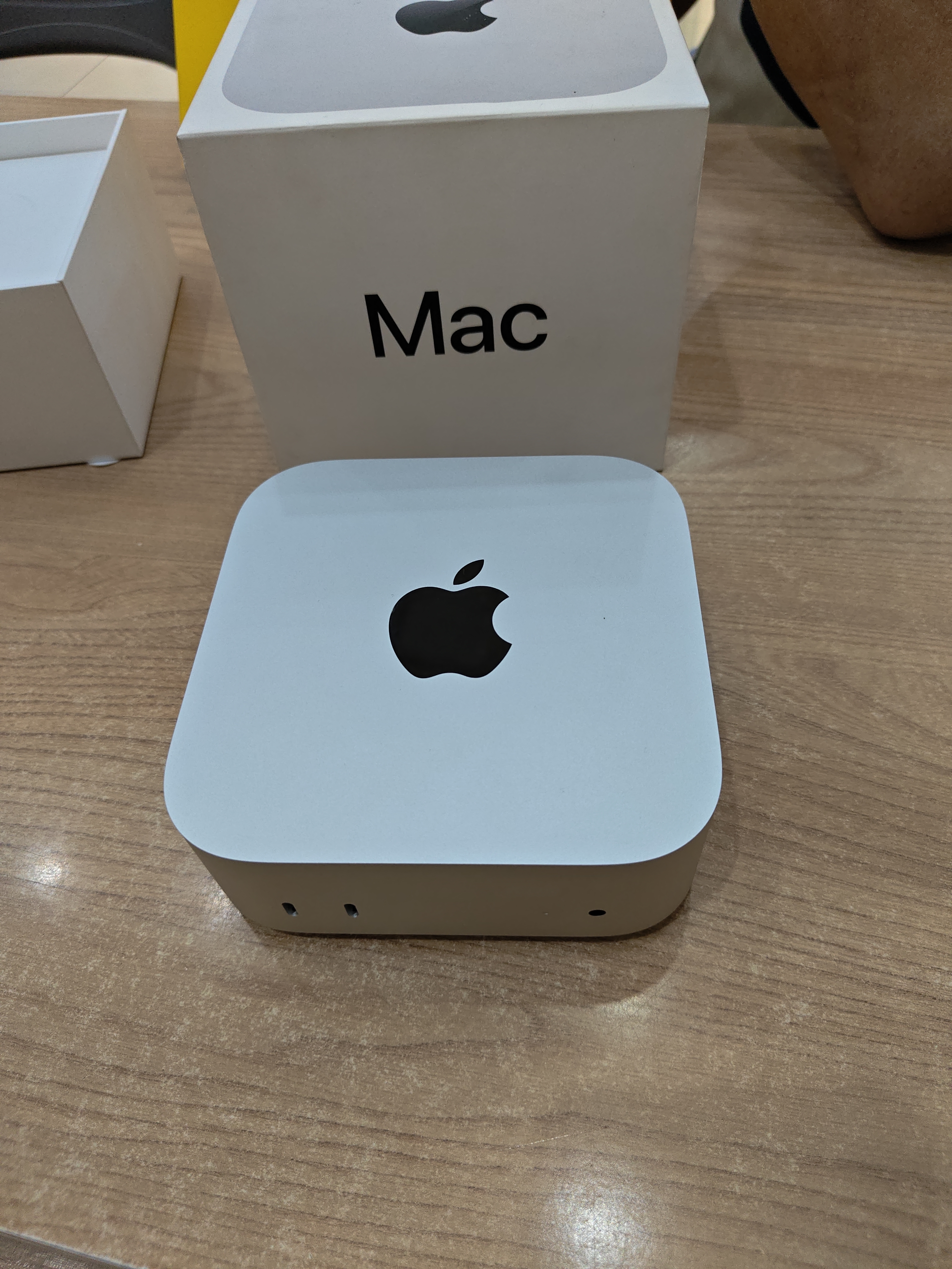 Mua Mac mini M4 16GB/256GB cũ, hàng trưng bày, rẻ hơn máy mới 30-70%