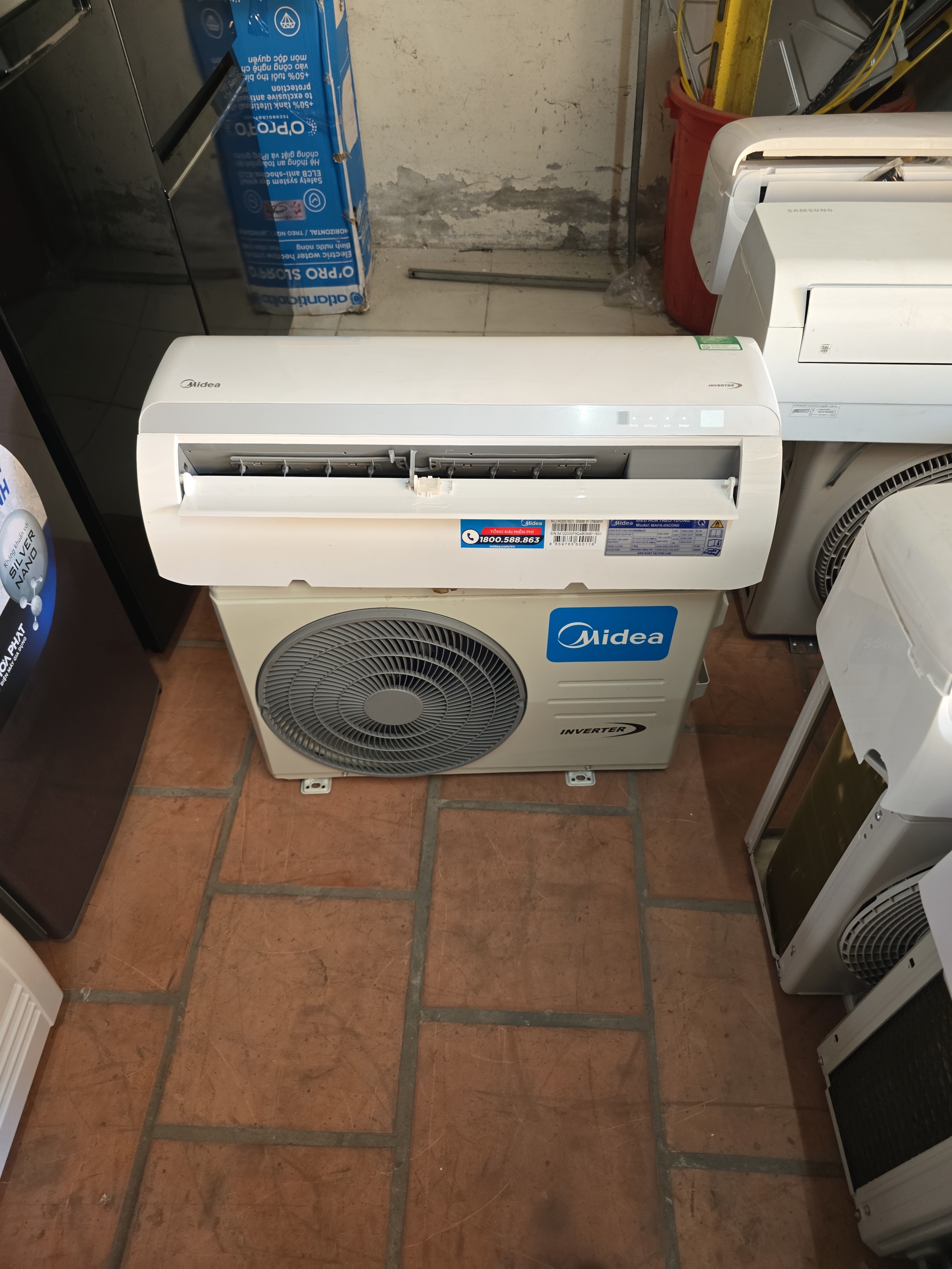 Máy Lạnh Midea MAFA-09CDN8